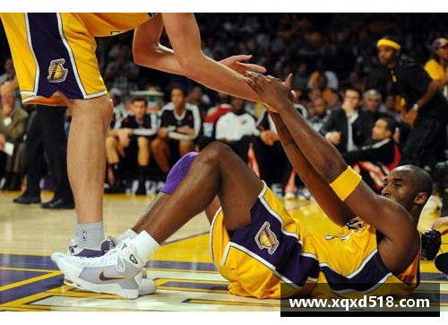 NBA球员摔倒：体育场上的起伏与韧性